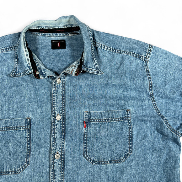 Vintage Levis Shirt Adult LARGE Light Wash Denim Jean Chambray Red Tab 90s - Picture 2 of 9